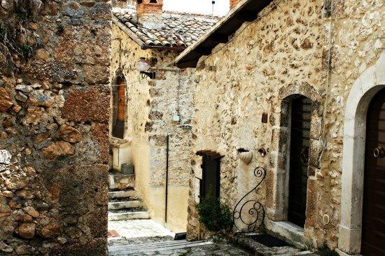 Locanda Sul Lago Santo Stefano Di Sessanio Exterior photo